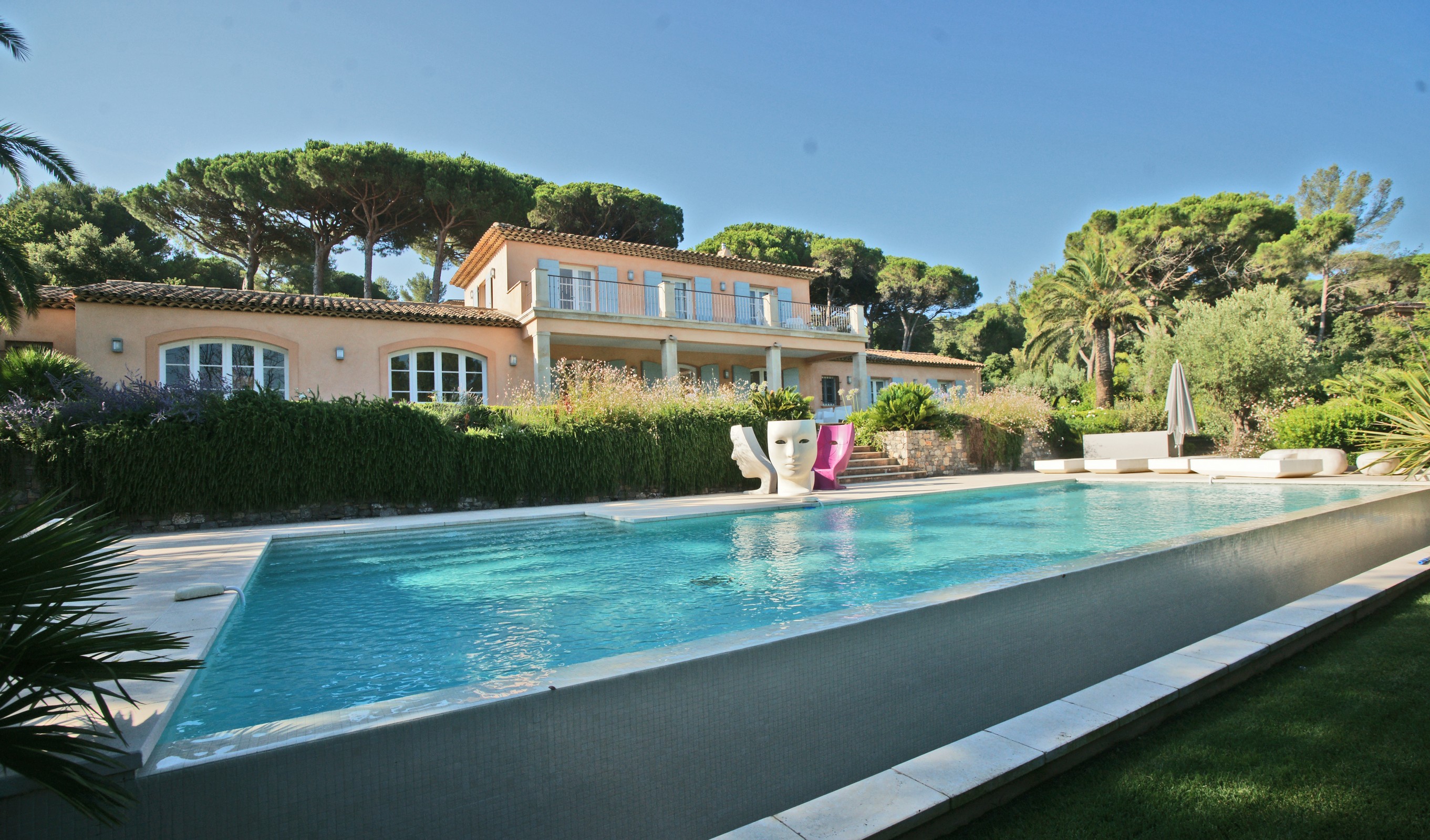 Villa E_15